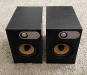 Colunas Bowers Wilkins 686