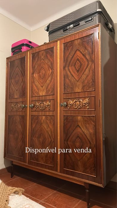 Kit com guarda roupa e comoda