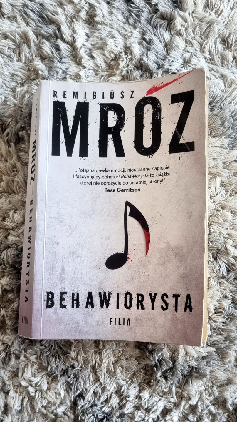 Behawiorysta, Remigiusz Mróz