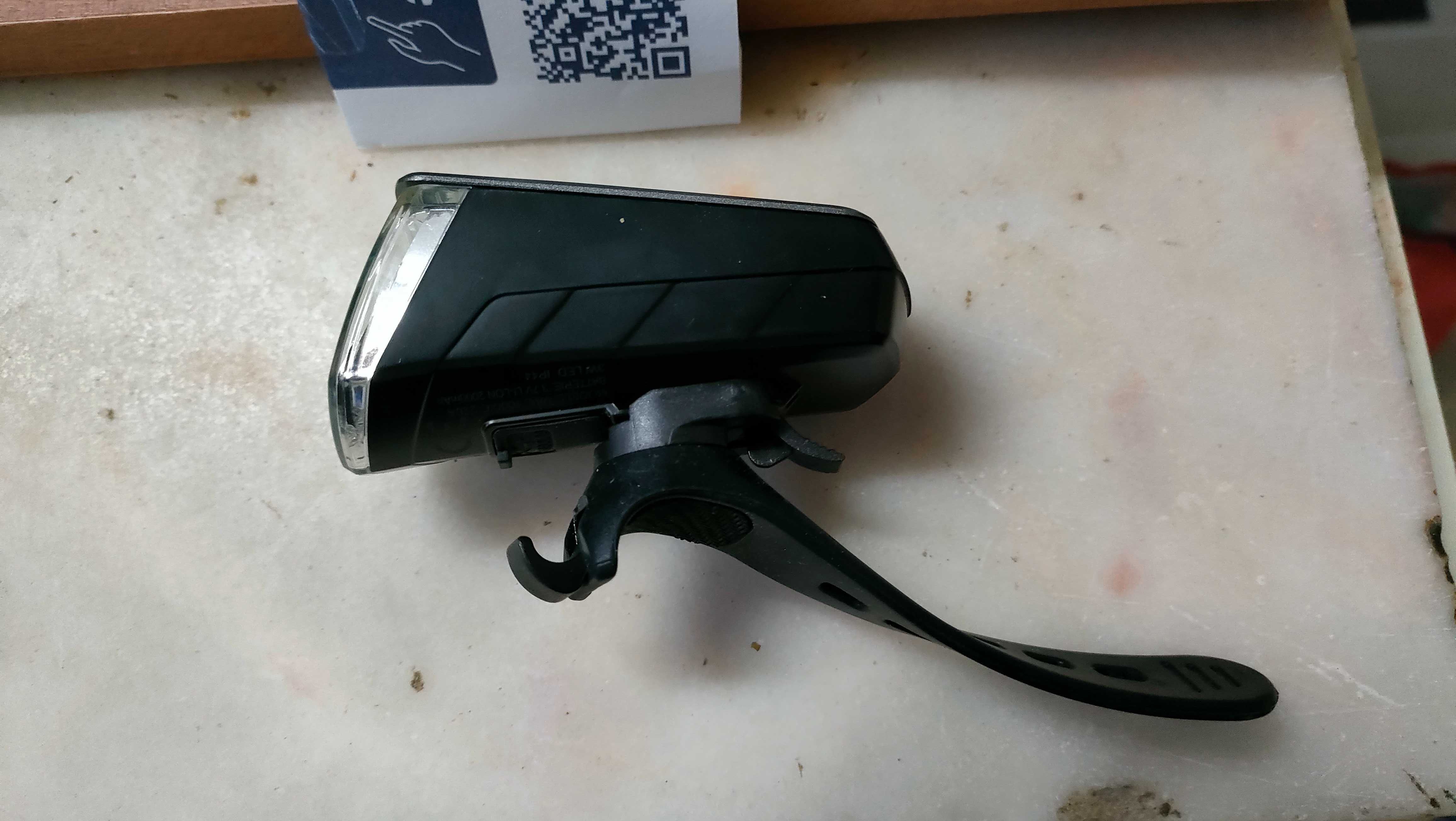 LUZ BICICLETA frontal Vail 100 lux