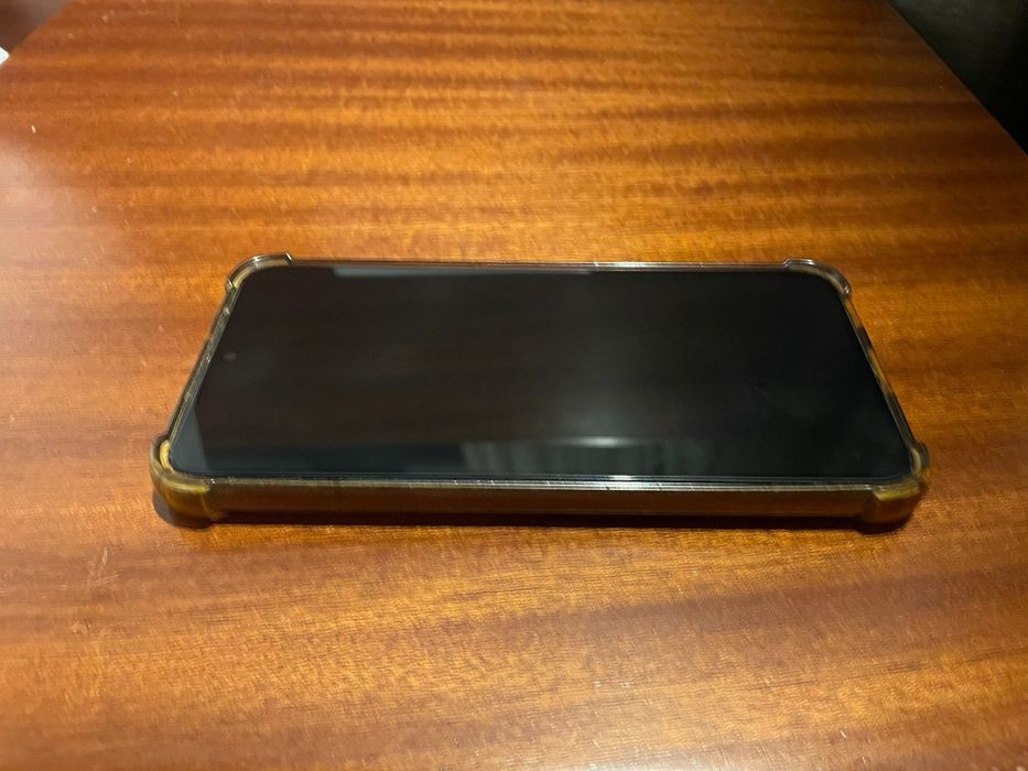 Samsung S22 – Desbloqueado, ótimo para foto/vídeo + películas proteção