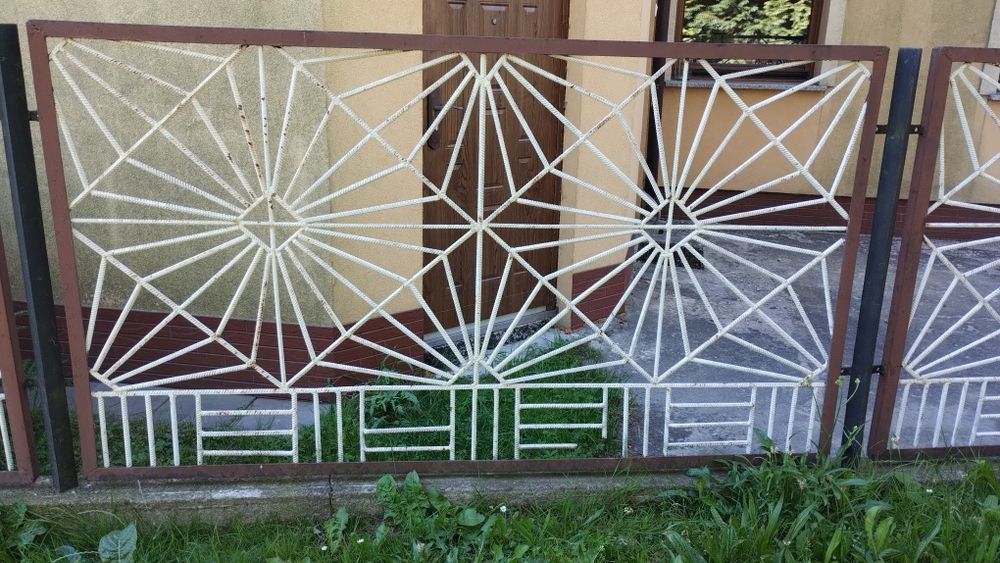 Płot, przęsło ogrodzenia