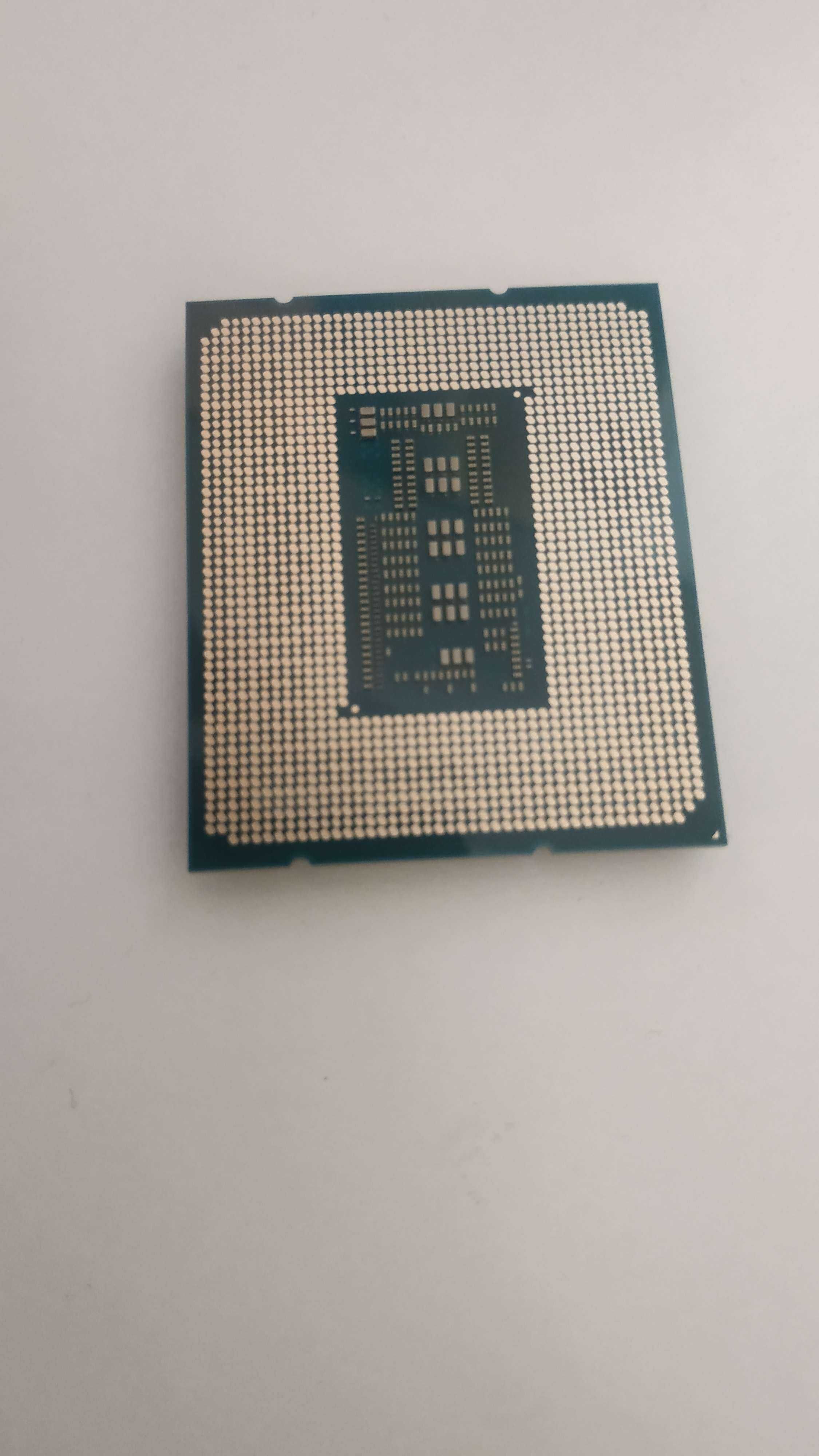 Intel i7 13700KF