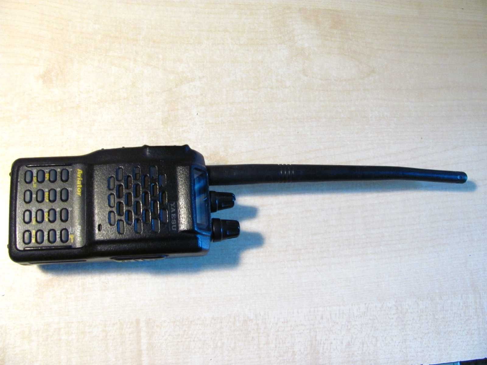 Transceiver krótkofalówka lotnicza radiotelefon YAESU Aviator VXA-120