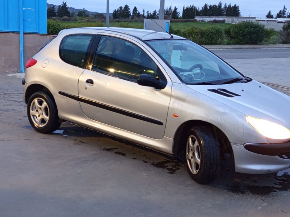 Peguoet 206 do ano 2001