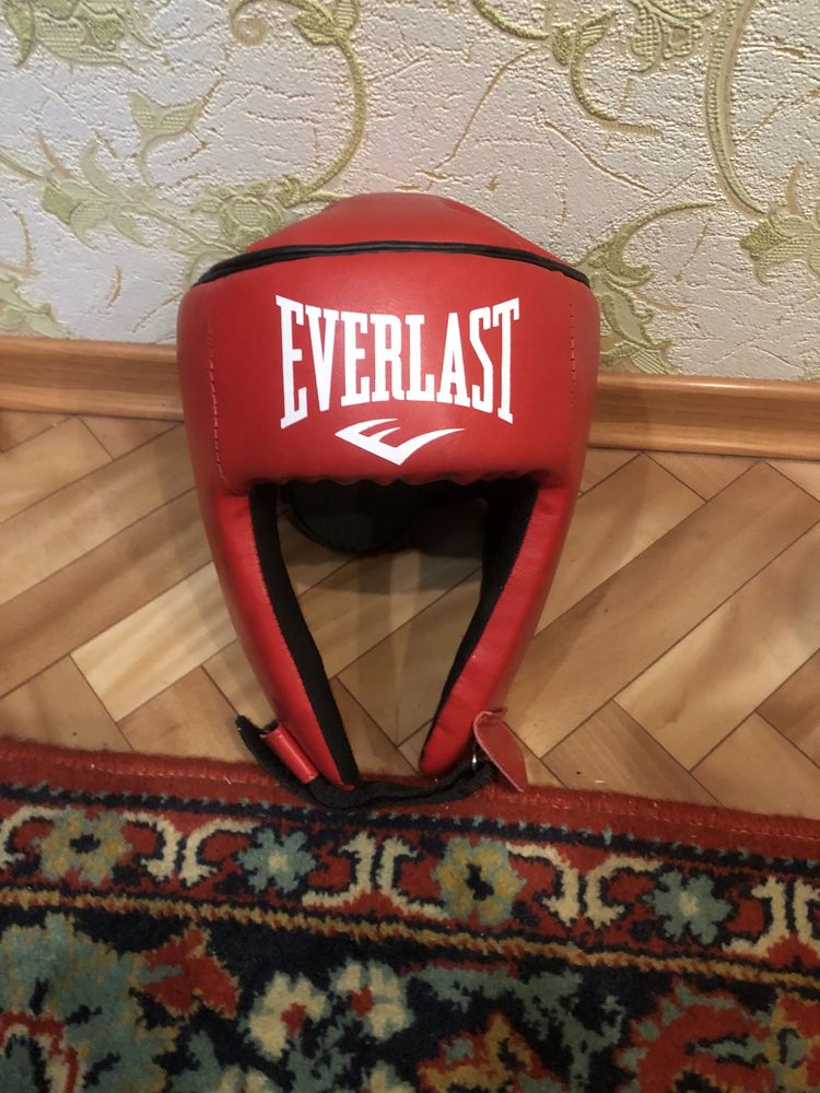 Шлем для боевых искусств