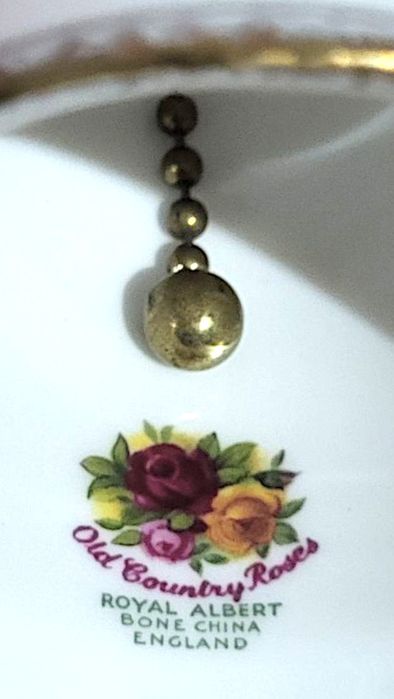 Porcelanowy dzwonek Royal Albert