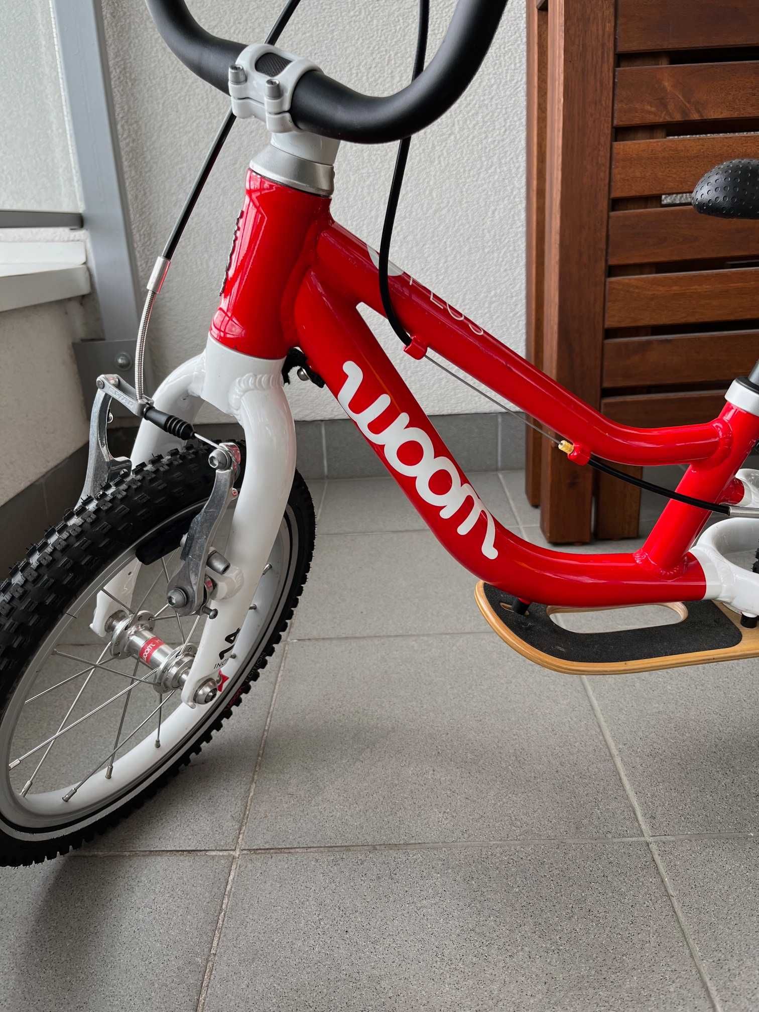 Woom 1 plus czerwony rowerek biegowy podpórka nóżka