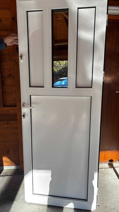 Drzwi aluminiowe zewnętrzne z demontażu z ośnieżnica futryna