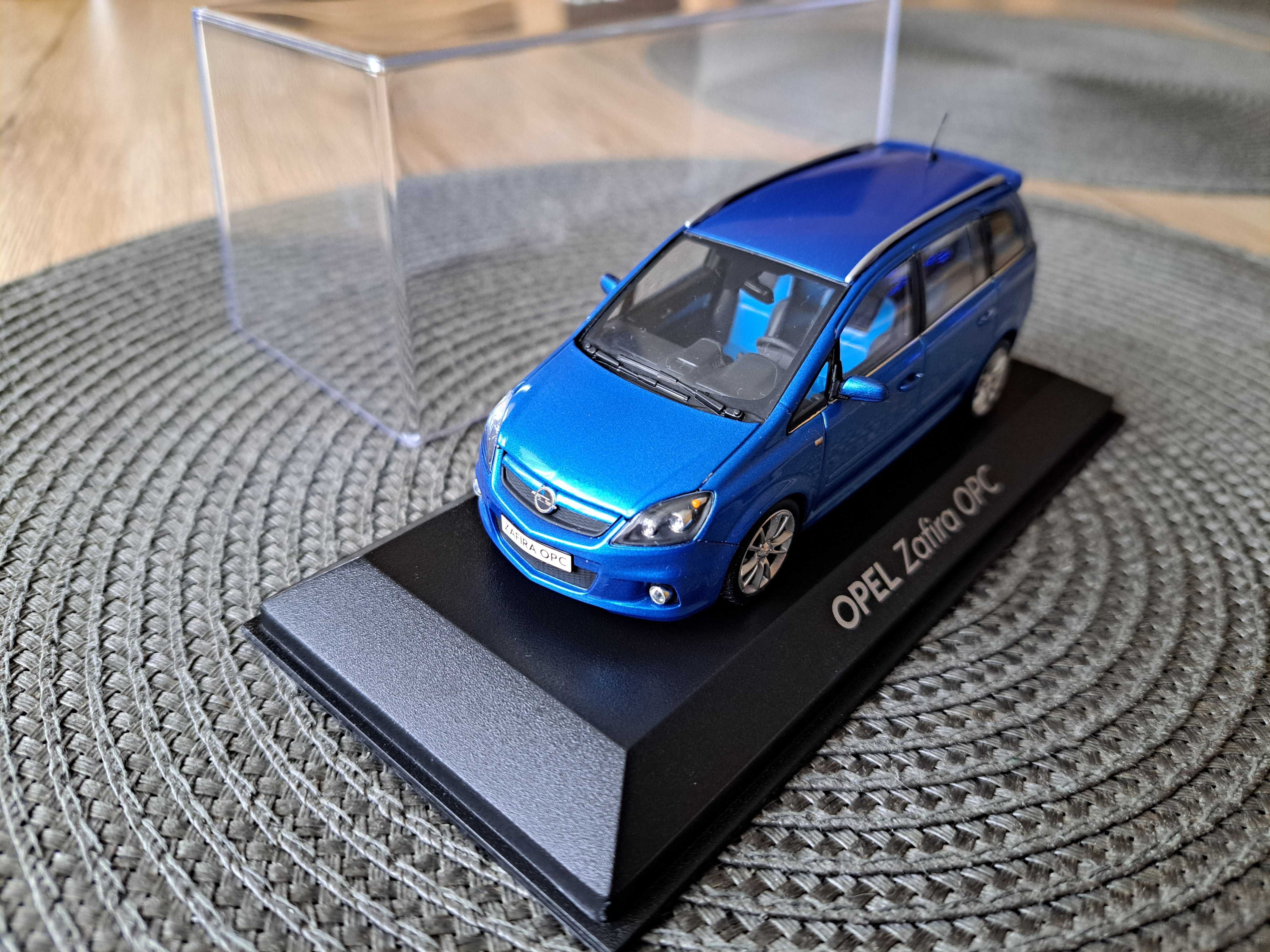 Opel Zafira 2 OPC niebieski Minichamps 1:43