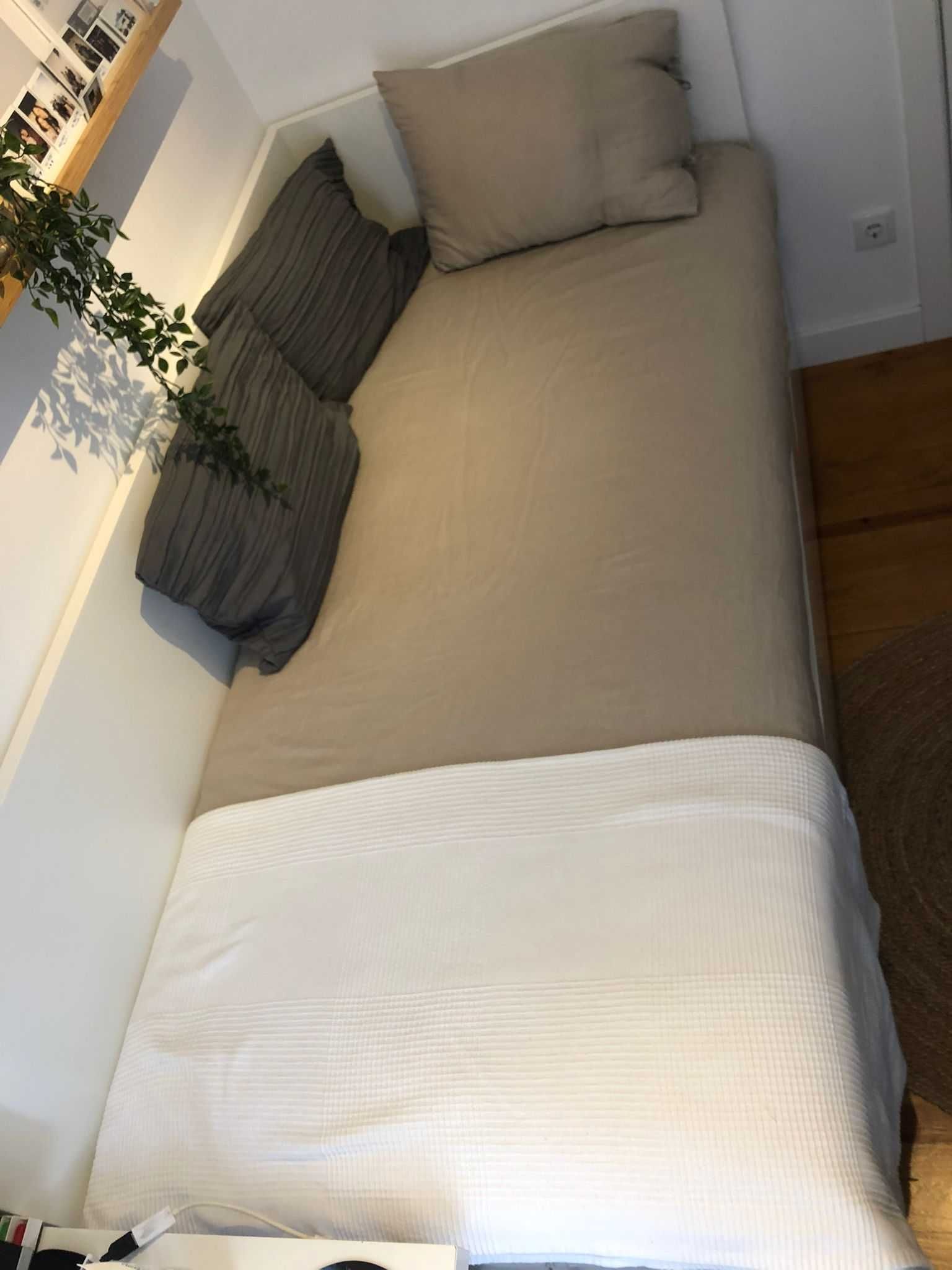 Cama com Gaveta IKEA