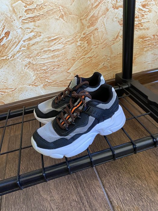 Дитяче взуття га хлопчика