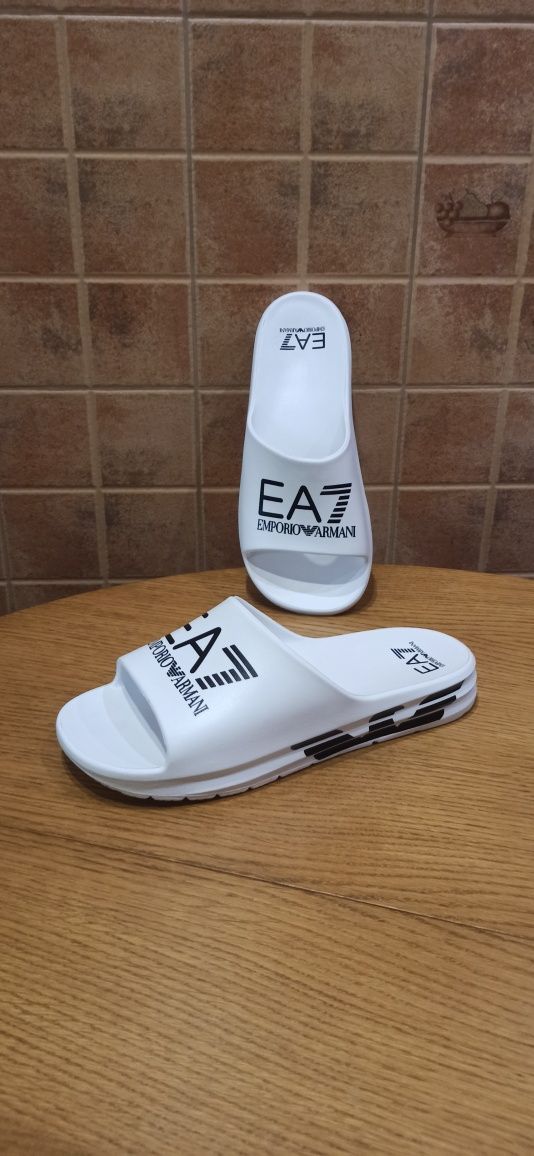 Emporio Armani 42,43 чоловічі шльопанці,шлепанцы, вьетнамки.