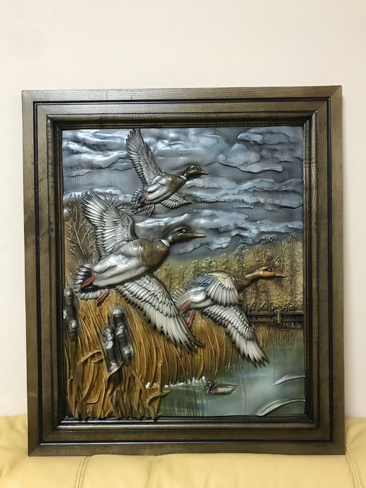 Картина з дерева, охота на качок, качки над очеретом