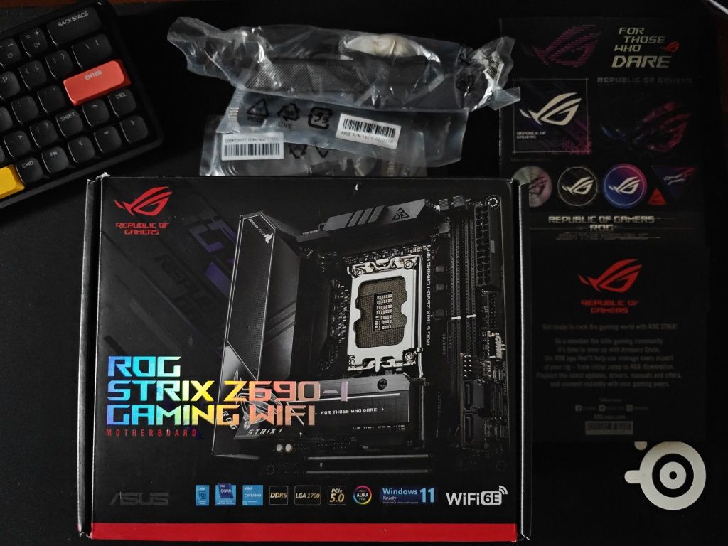 Płyta główna ITX ASUS ROG Z690i
