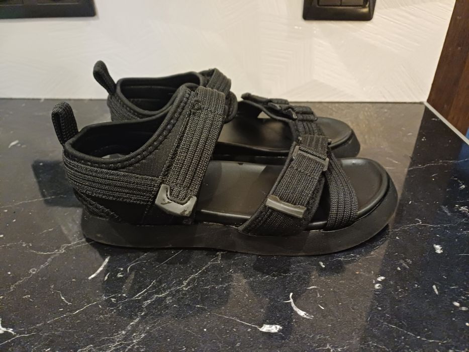 Босоніжки для хлопця підлітка