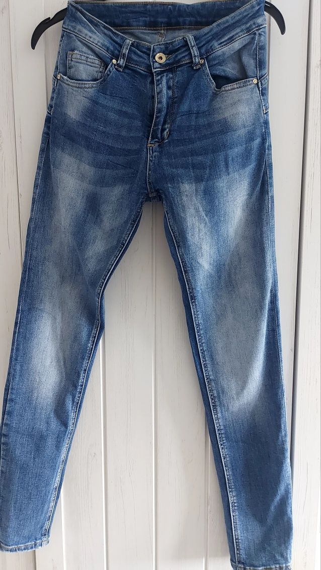 Jeansy damskie skinny, slim, push up. Zadbane, S