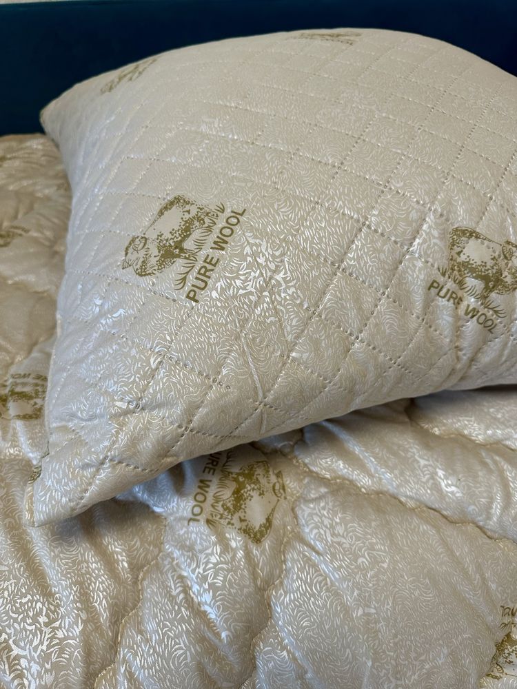 Подушка з овечої шерсті Pure wool