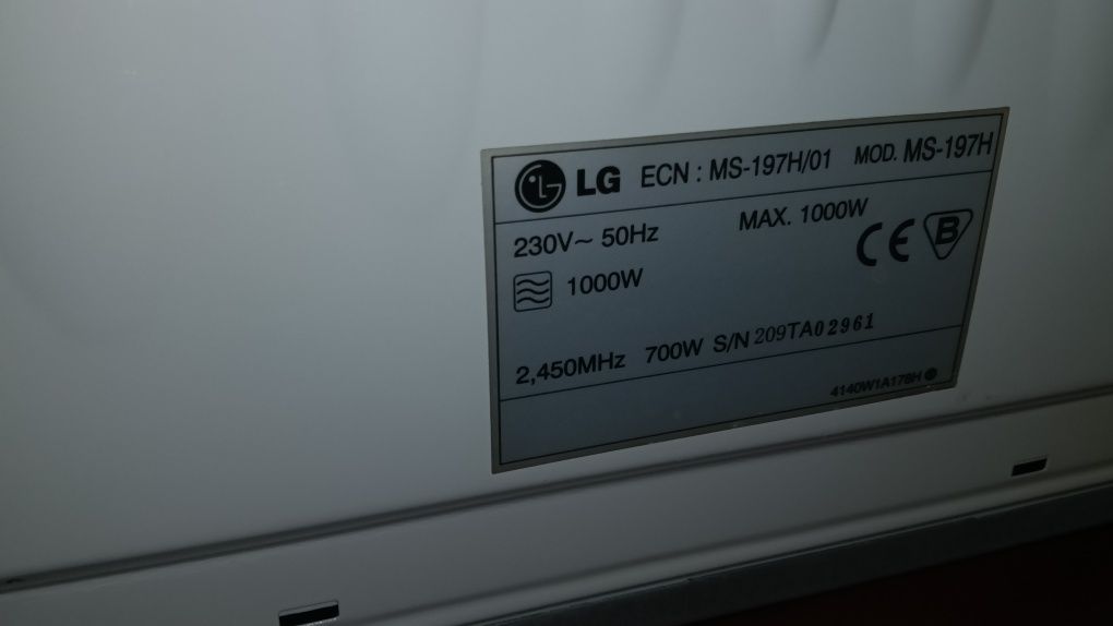 Mikrofalówka LG 700W MS-197H/01