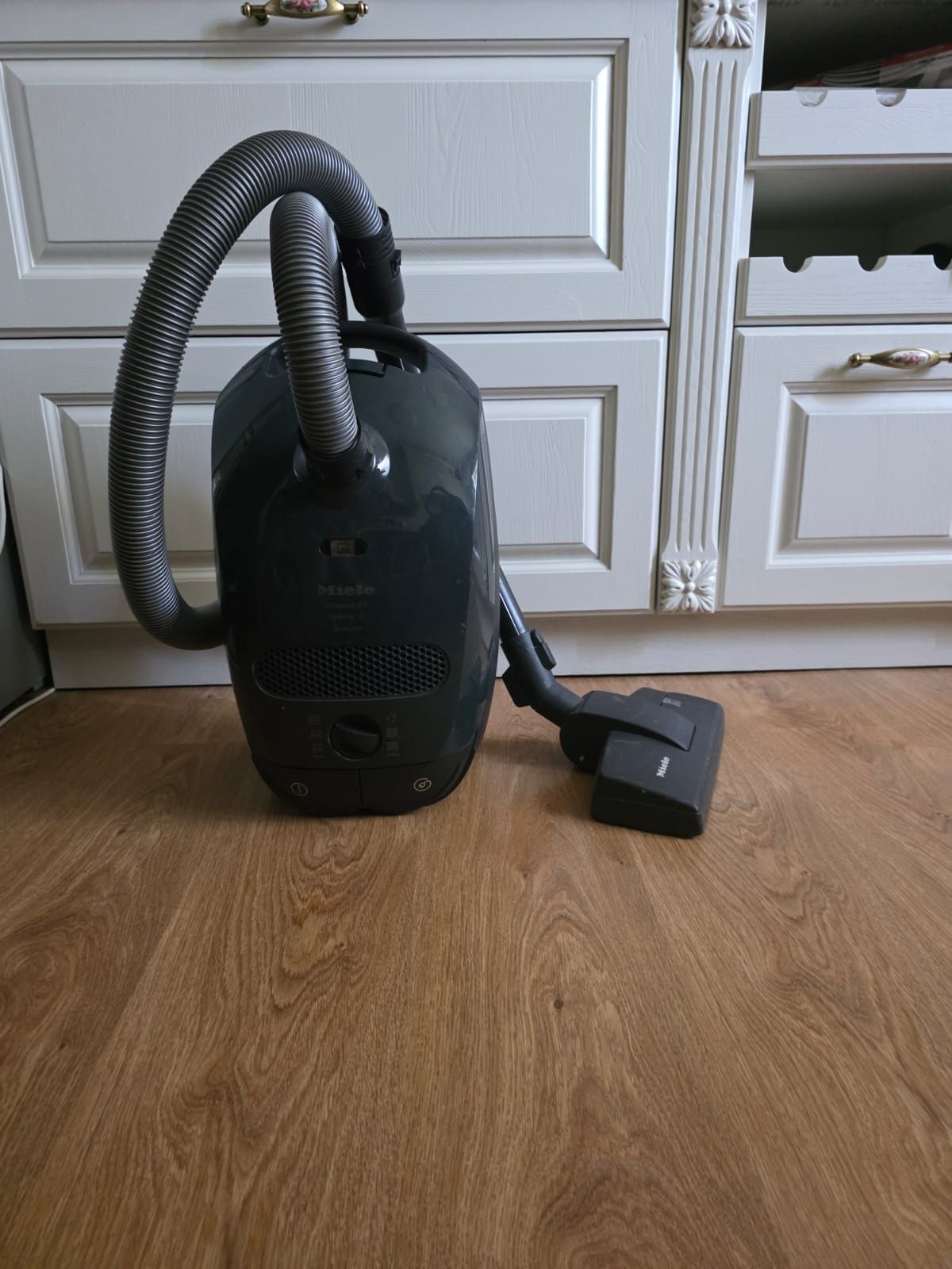 Пилосос Miele C1