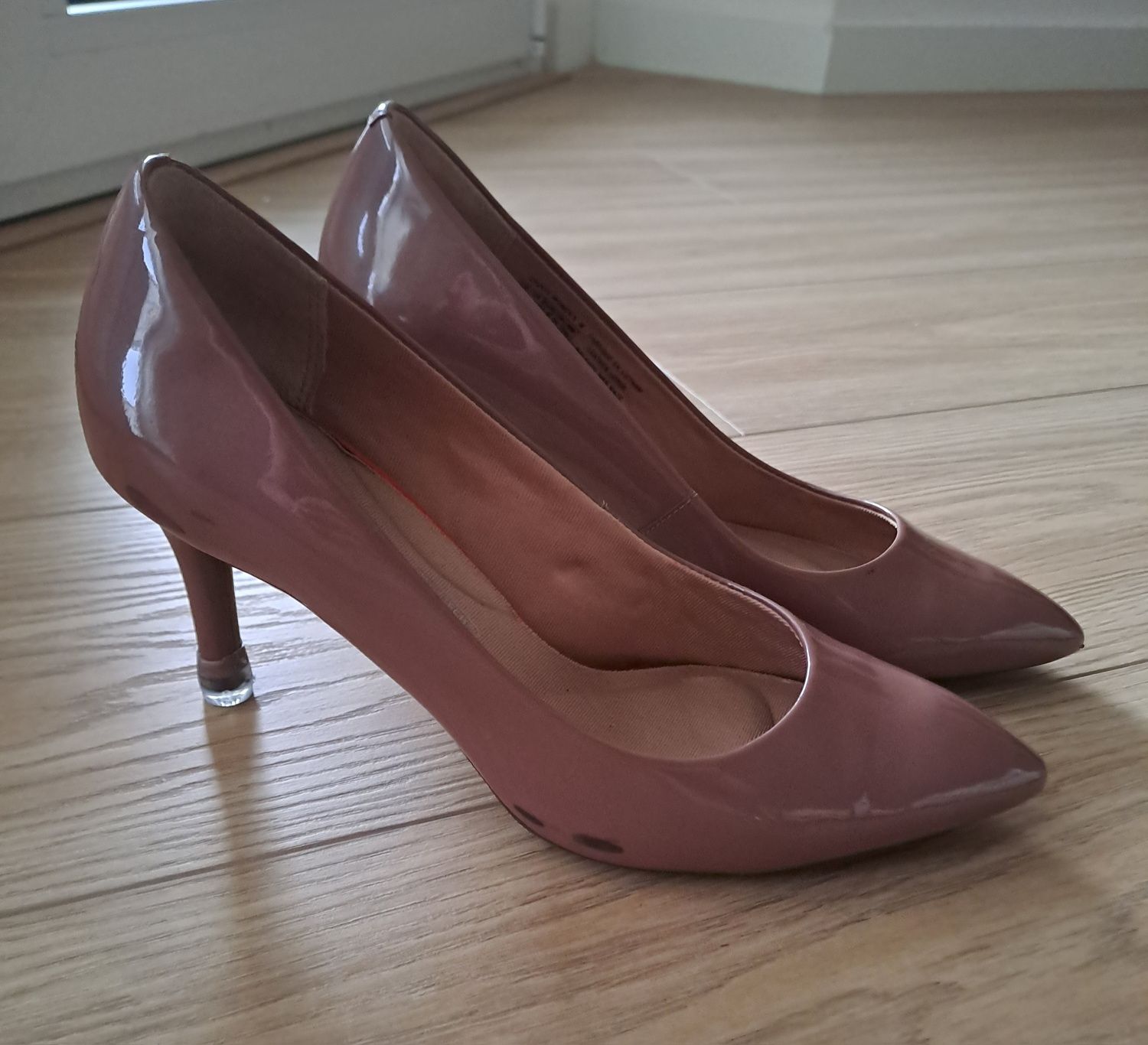 Sapatos de salto rosa verniz Rockport 37.5