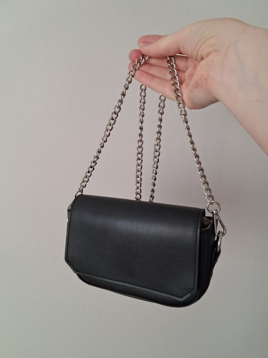 Сумка через плече на ланцюжку