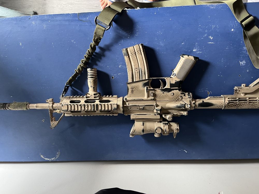 Airsoft M4A1 com acessórios – Burst Mode