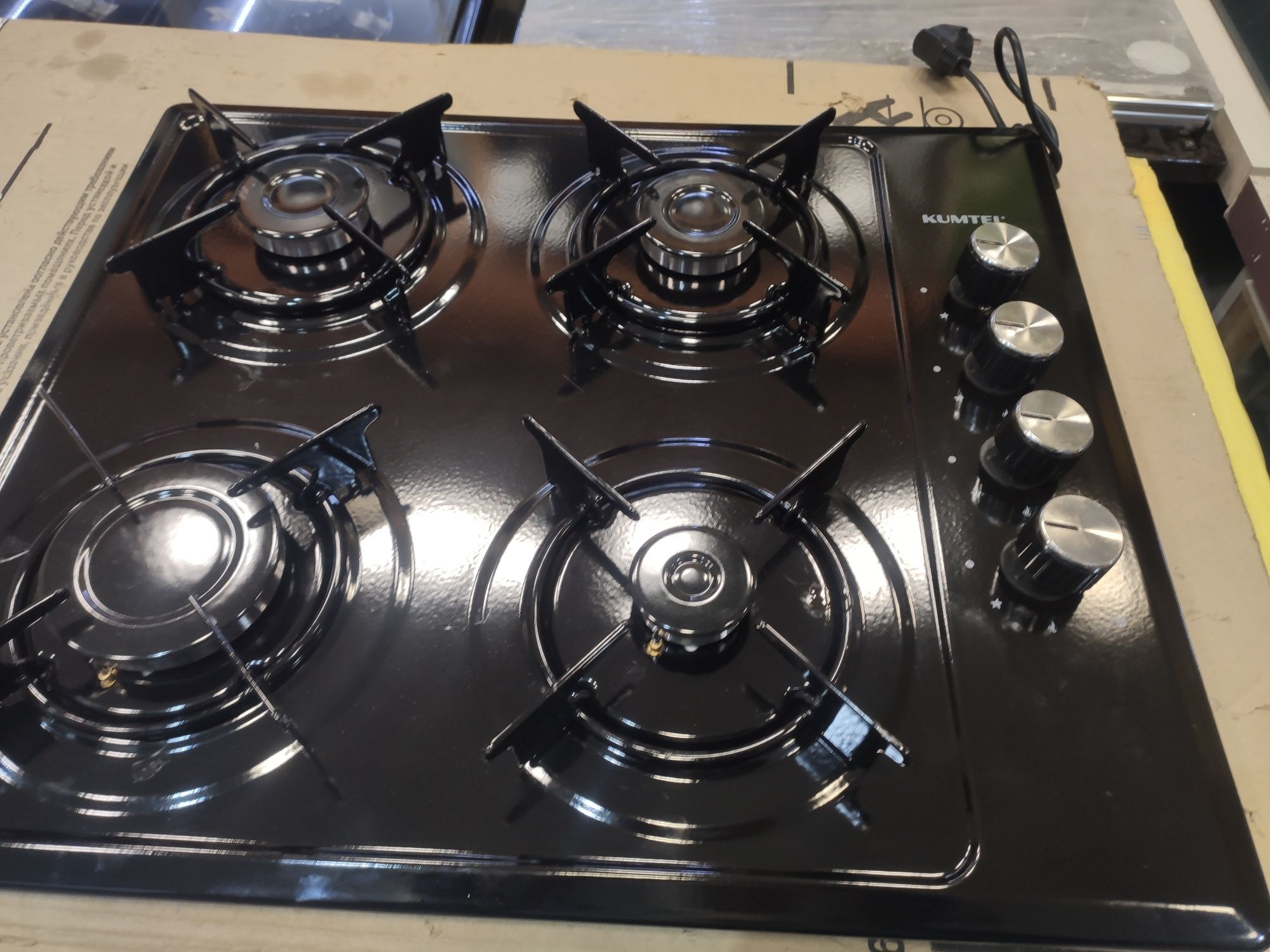 Варочная газовая поверхность Эмаль Чёрного цвета KUMTEL M6-40BF