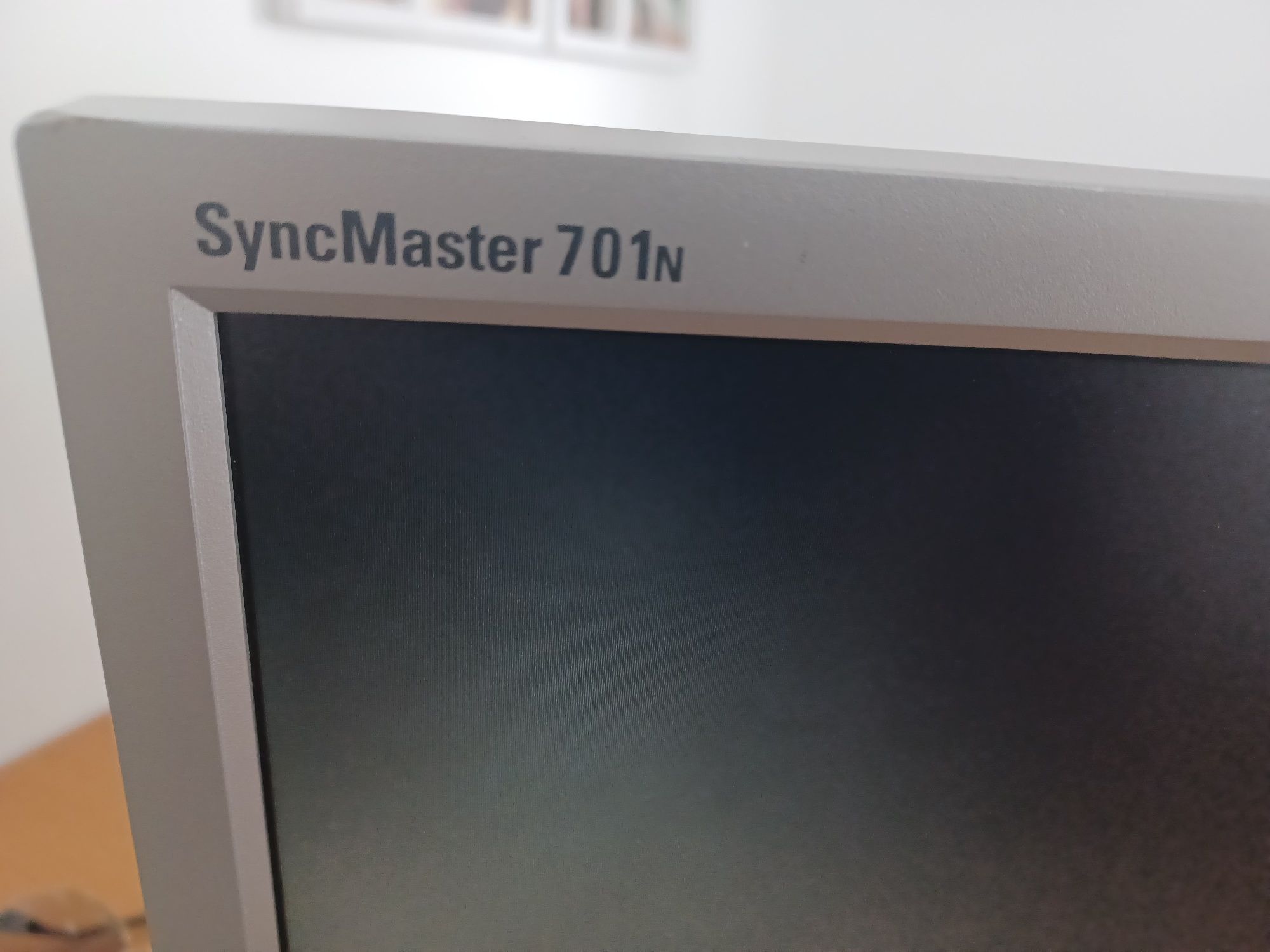 Monitor Samsung syncmaster 701n