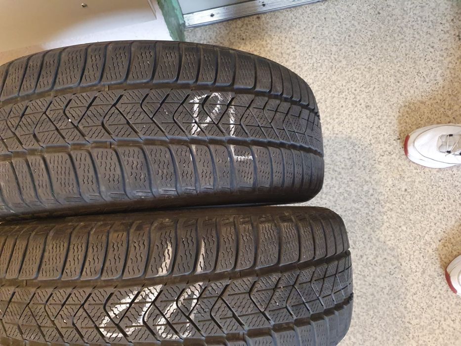 Komplet opon zimowych Pirelli 215/50r 1892V