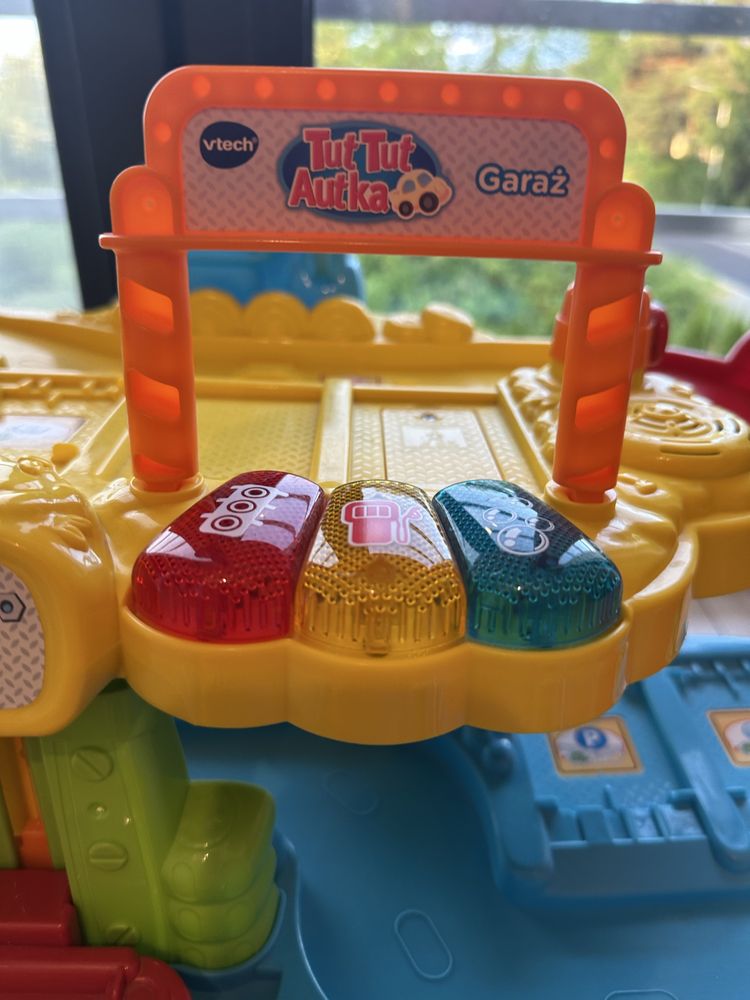Garaż Vtech ,laweta ,petla,autka tut tut