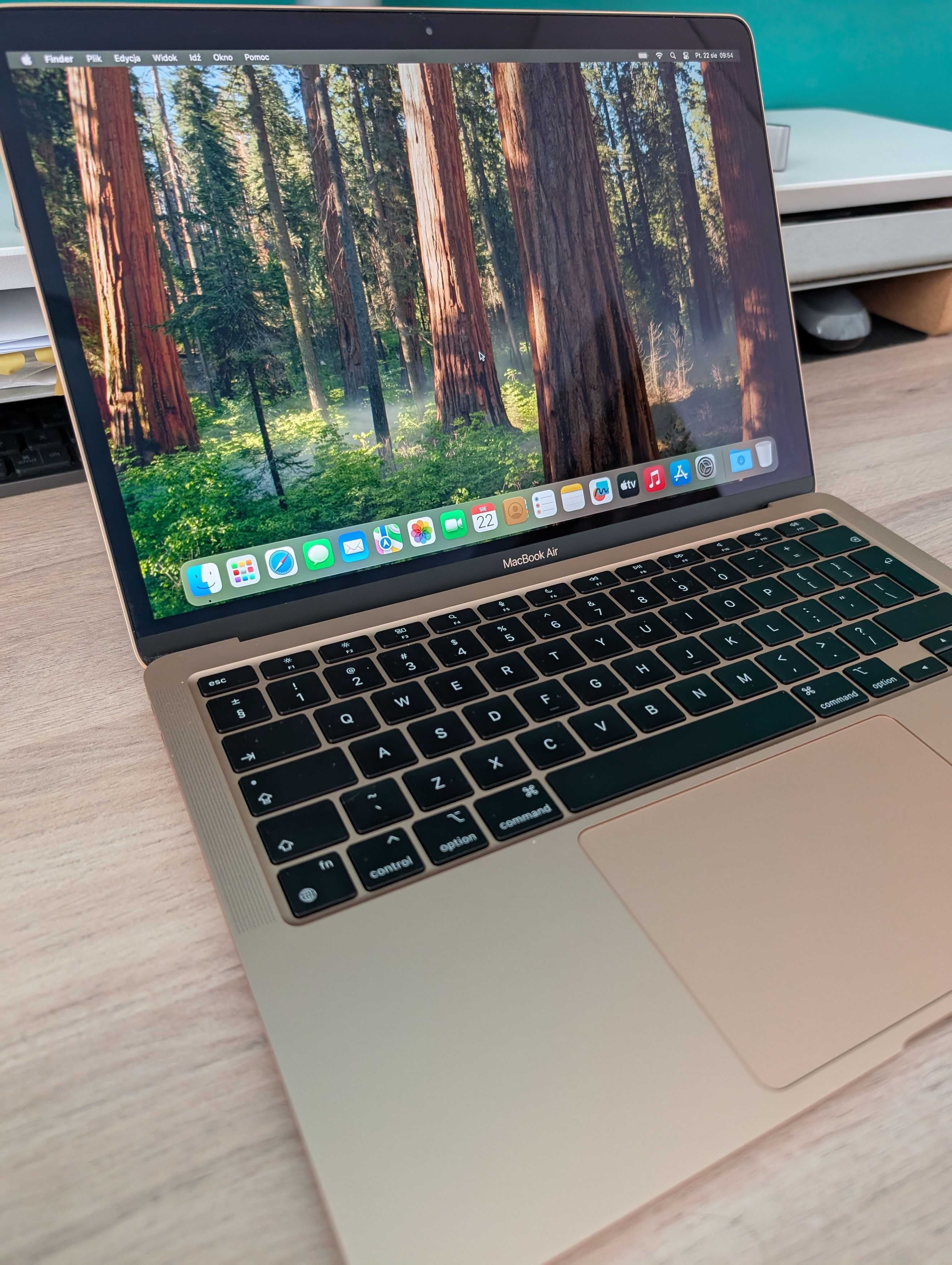 Apple MacBook Air M1 13,3" M1 8GB RAM - Stan idealny 99% + Etui + HUB