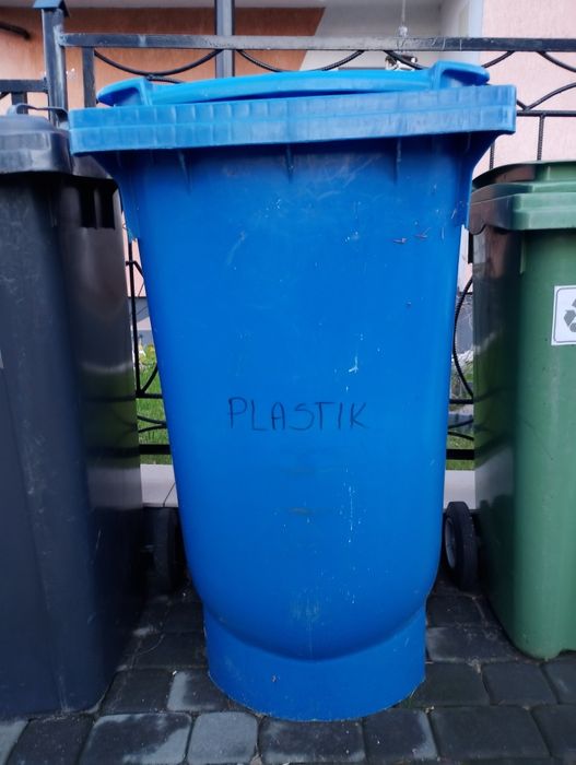 Pojemnik na śmieci 240 l