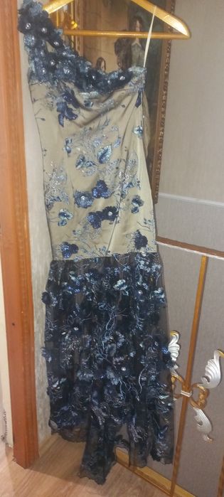 Вечірня ,весільні сукня.