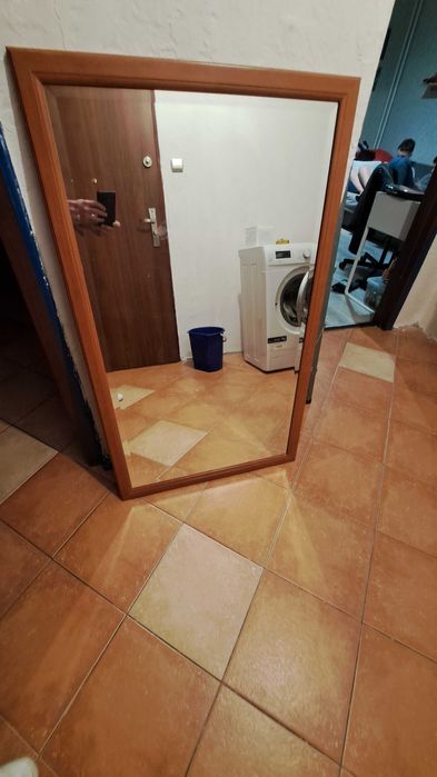 Lustro w ramie z imitacji drzewa