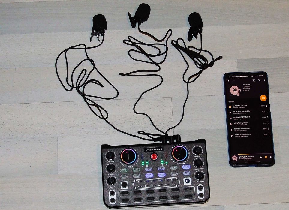 Mikser karta dźwiękowa akordeon, trąbka, karaoke