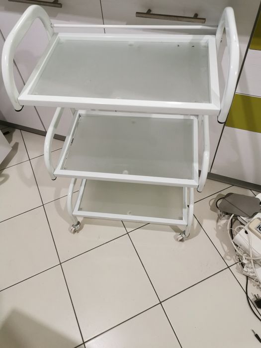 Pomocnik stolik kosmetyczny