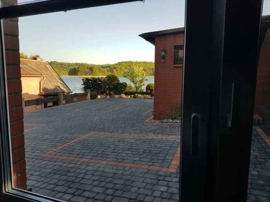 OSTRZYCE na Kaszubach- Apartament na samym brzegu jeziora