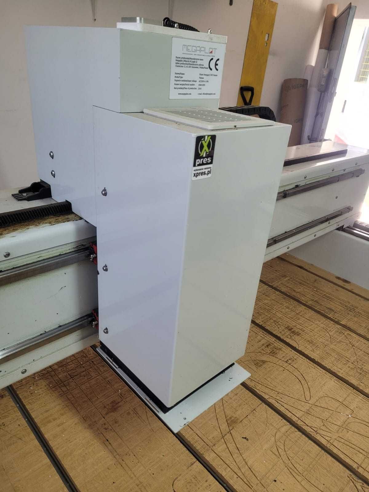 Frezarka CNC, ploter frezujący Megaplot. Pole stołu: 200 x 150 cm