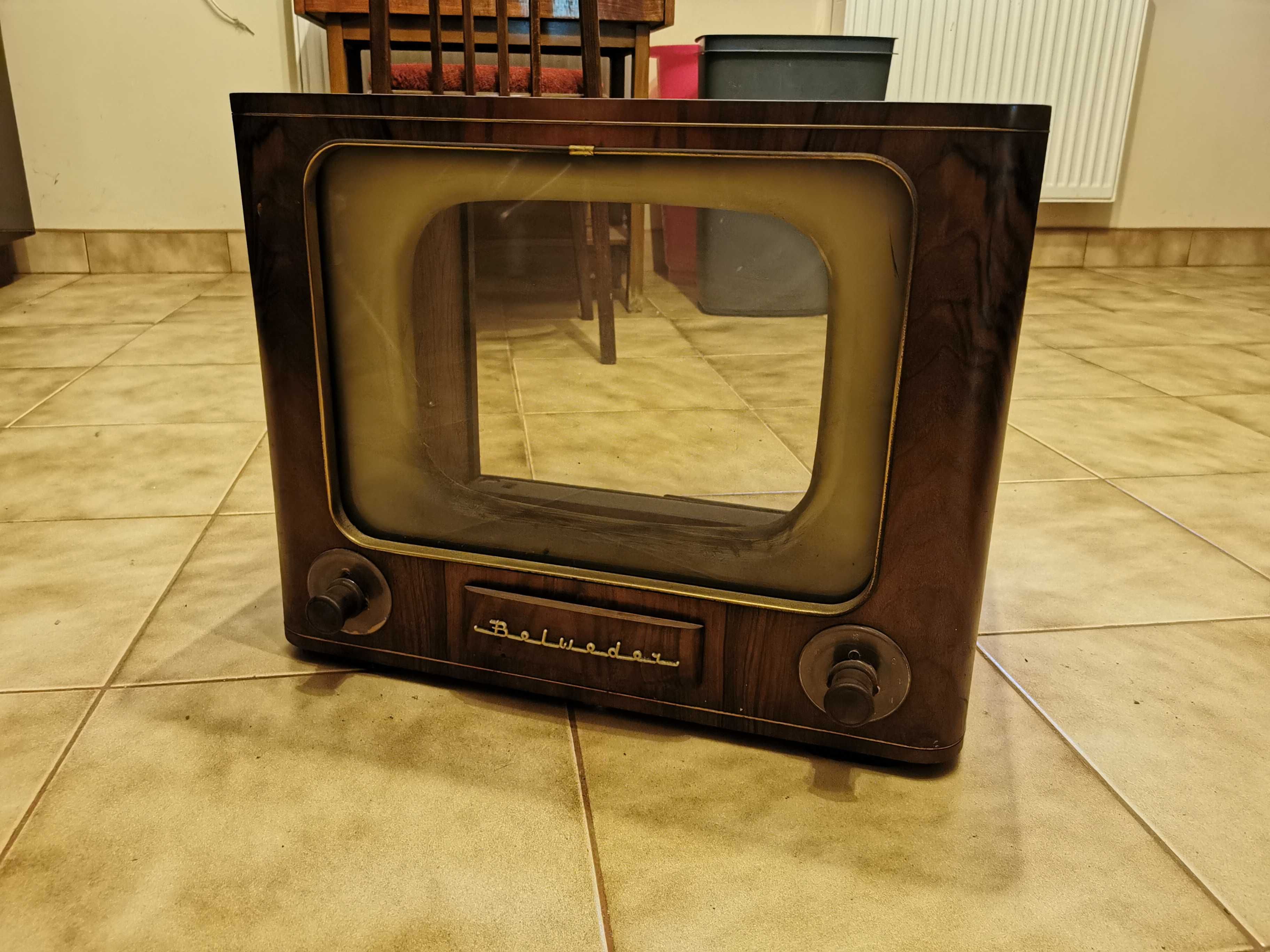 Zabytkowy telewizor Belweder - obudowa vintage
