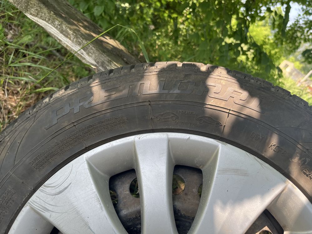 Шина преміорі з дисками 195/65R15 на Лансер 9