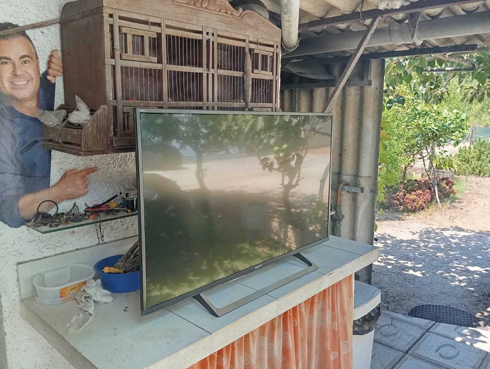 TV 43" Sony led avariada