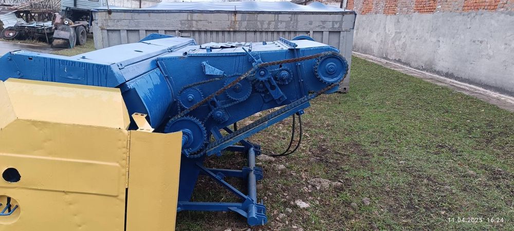 Продаємо жниварку КМС-4 до комбайна СК-5"Нива"
Жниварка в гарному стан