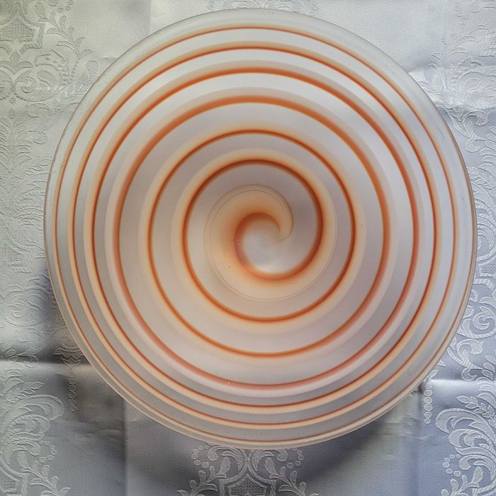 Szklana duża patera