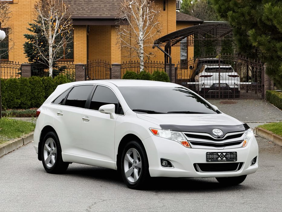 Продам свой любимый автомобиль Toyota Venza