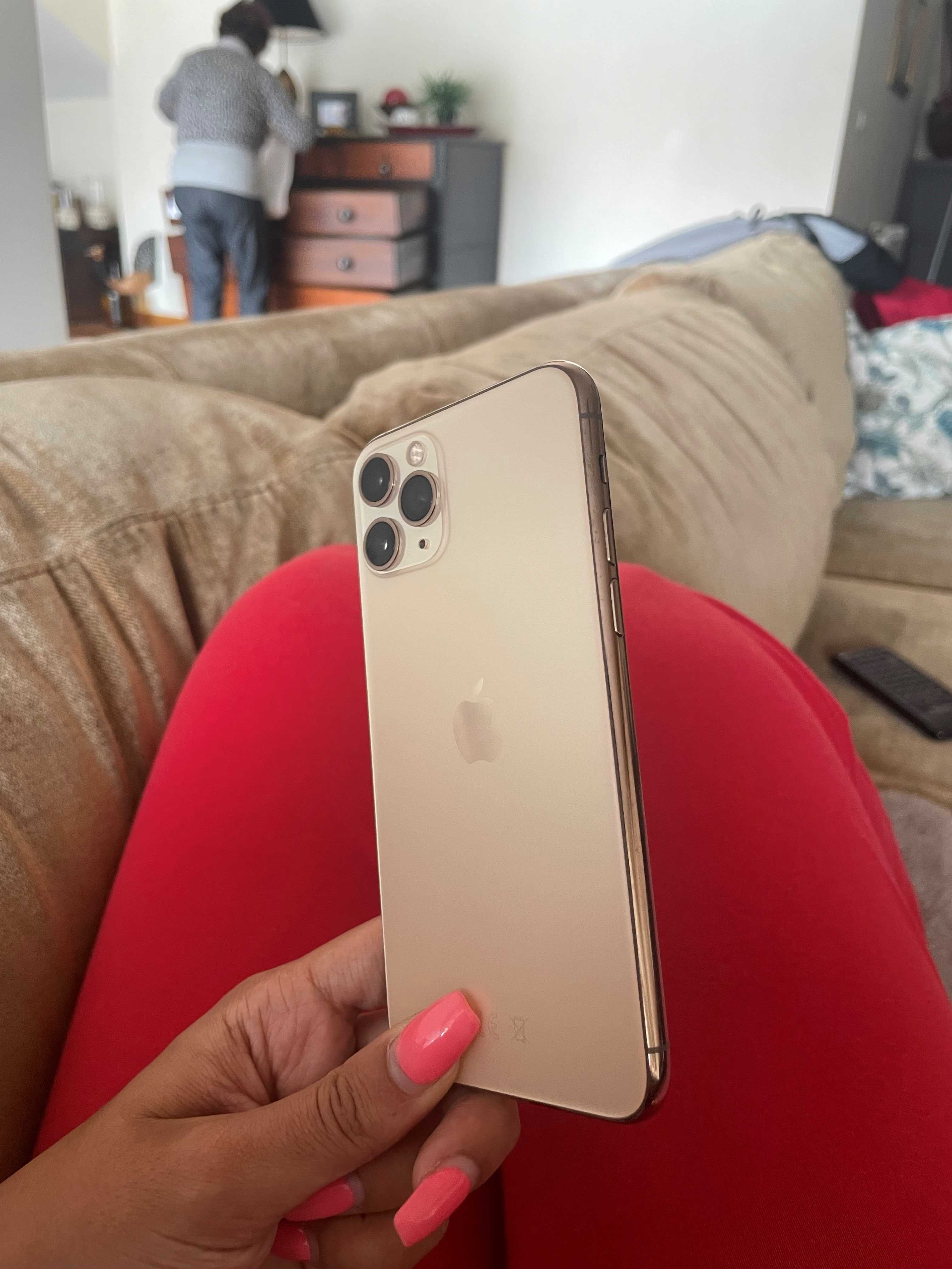 Iphone 11 PRO 256GB dourado (400€)