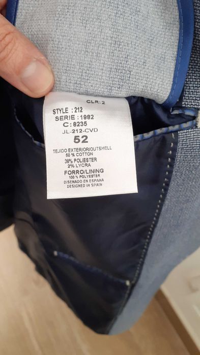 casaco de homem, em tons de azul, tamanho 52.