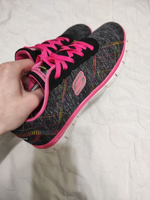Кросівки Skechers 38р. 24.5см оригінал відмінний стан