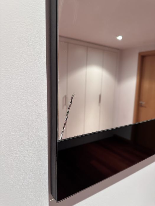 OPORTUNIDADE - Espelho com vidro preto