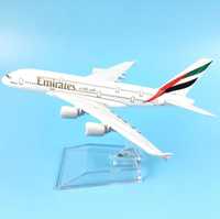 Модель літака Airbus A380 Emirates